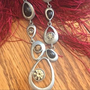 Lia Sophia UNIQUE necklace EUC